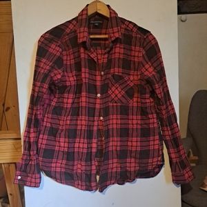 American Eagle Outfitters Womens black and red checked Button Down Medium